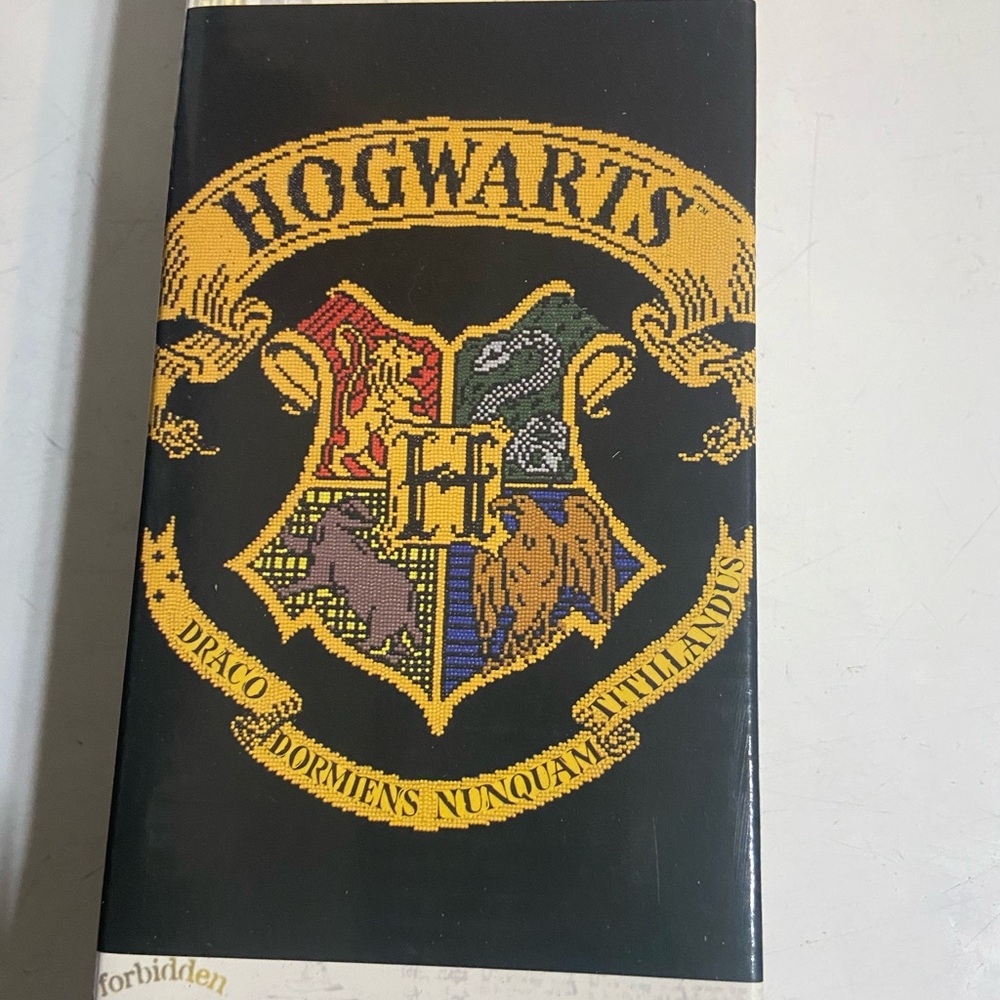 Hogwarts Crest Diamond art